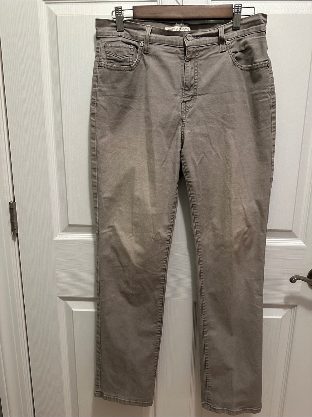 Levi's Women's Perfectly SlimmingStraight-Leg 512 Jeans in Taupe Gray